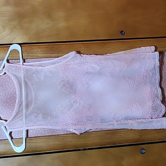 Top - Picture 2 of 2